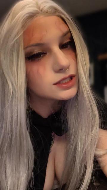 @Tess 🗡️🌹