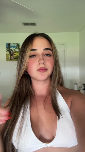 @Kaitlyn✨