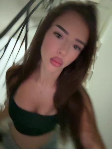 @𝐢𝐯𝐨𝐧𝐢𝐜𝐚