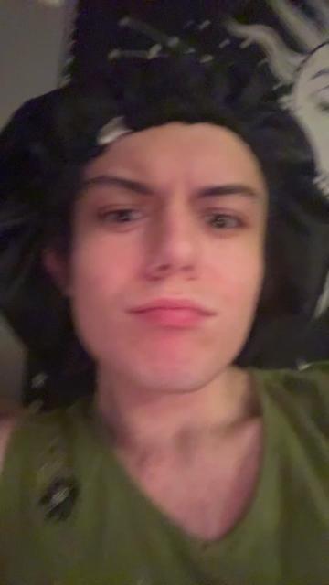 @lilh0m0fr