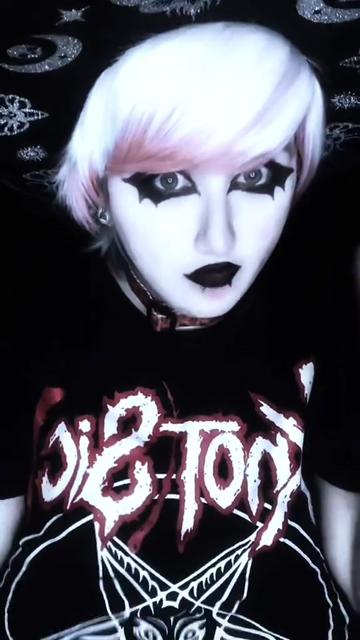 @sp00ky_treats