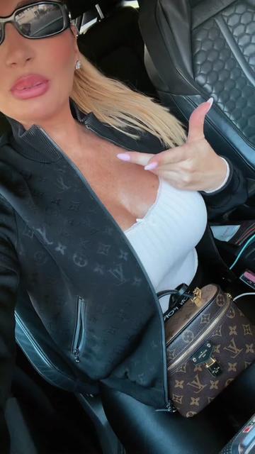 @Melania