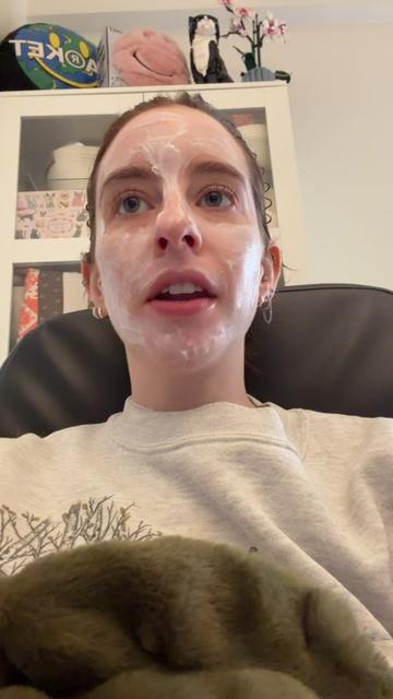 @carlyincontro