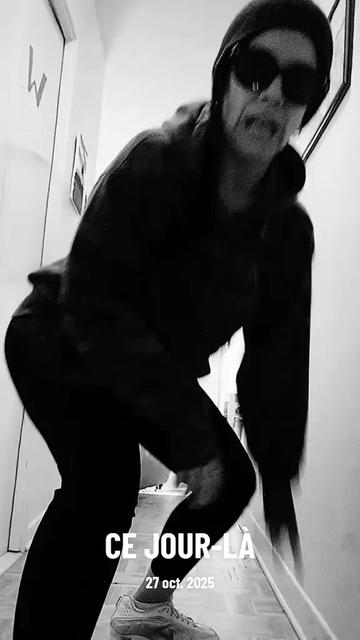 @🖤
