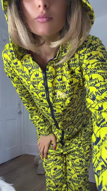 @sixgirlswithnojob