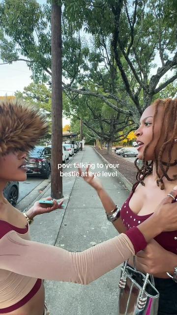 @ella b.