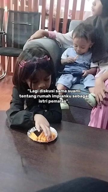 @momhie