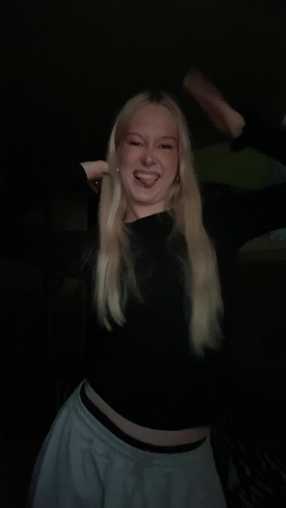 @krissweq