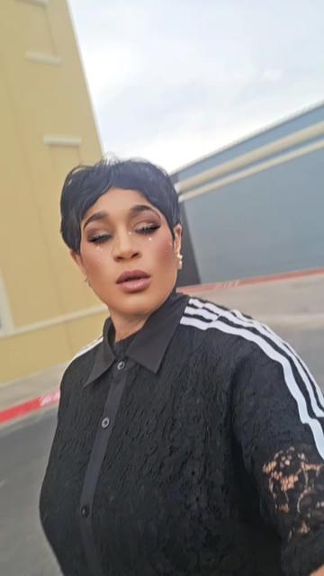 @Demi