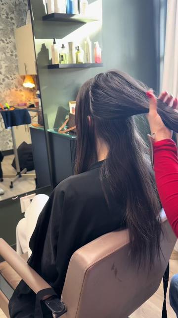 @Brooke | Wife. Mom. Hair