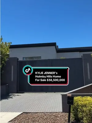 @CelebrityFrontYards