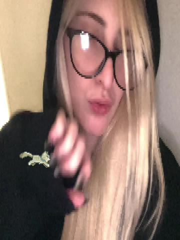 @kisswnnyc