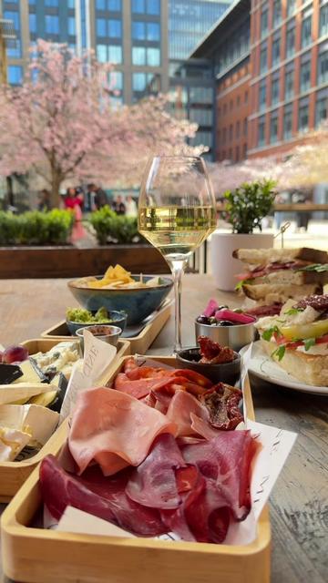 @thefatfoodieuk