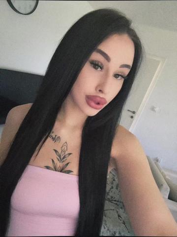 @laariisa27