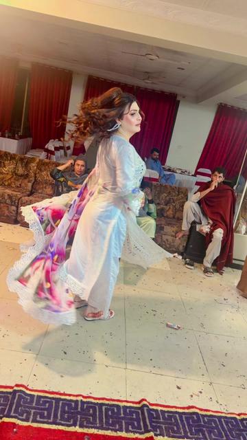 @Riya Khan34