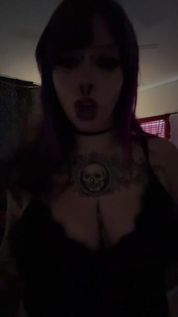 @JaneSpookyHot