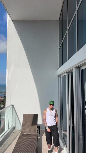 @JeyOne