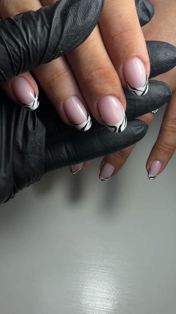 @ViolaViolett_NailArtist