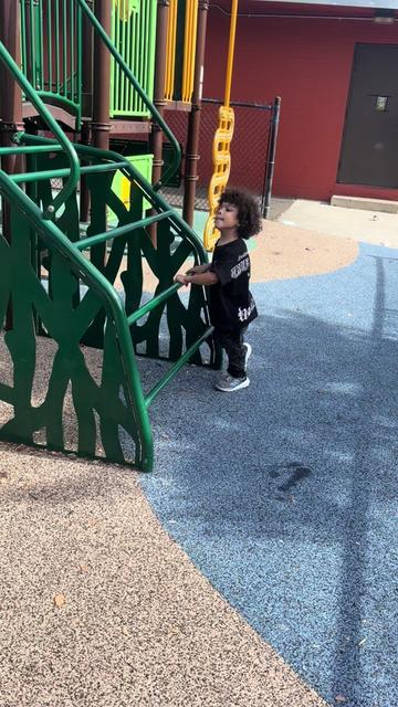 @Momma Lizzy & Kah’zir 💋💙🧩