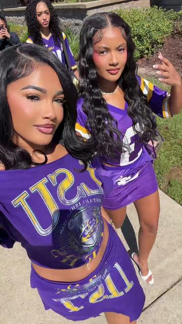 @KIRA SIERRA