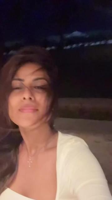 @nia Sharma
