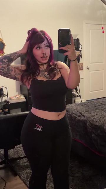 @JaneSpookyHot