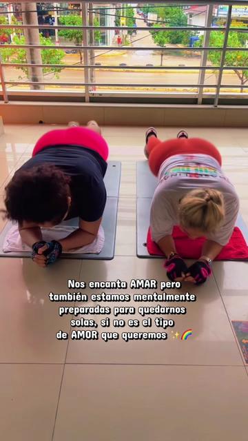 @Mía Gia 🌈🩷💜