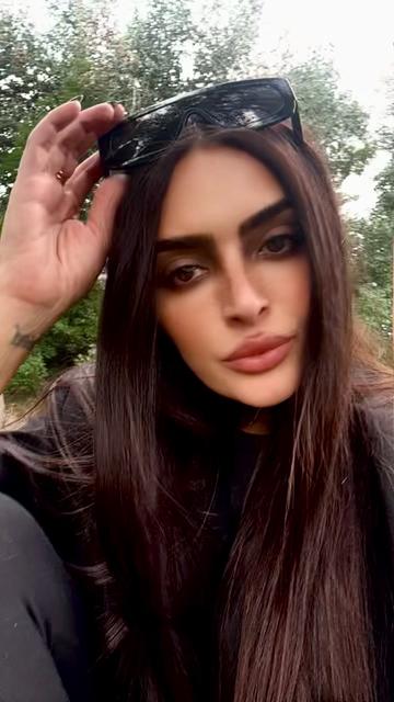 @Elle