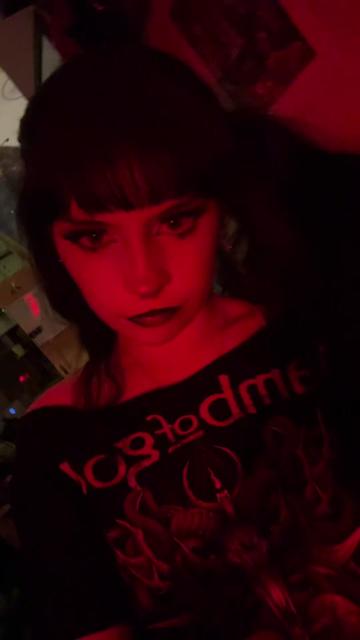 @𖣂