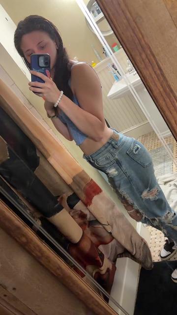 @roses_r_blue