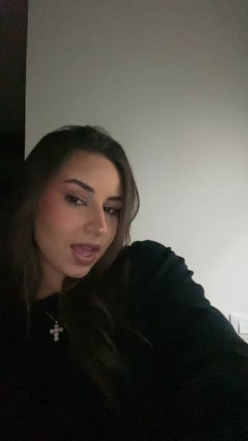 @𝑽𝒂𝒏𝒆𝒔𝒔𝒂🇦🇱