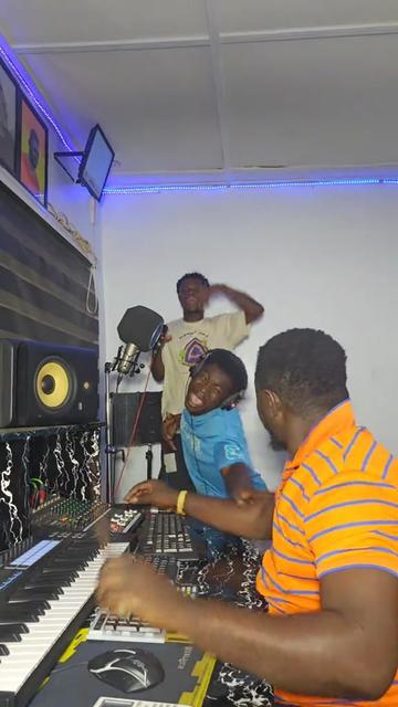 @HONEY BOY GH