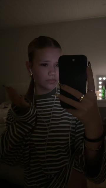 @𝓶𝓲𝓪𝓾