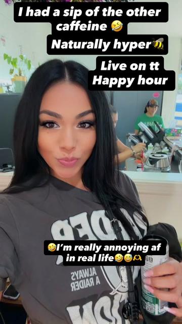 @Bella_B_