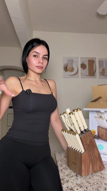@Adrianna🦋