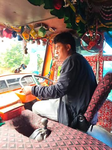 @मोहन खड्का