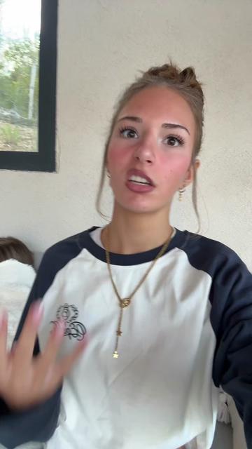@L&eacute;a ⋆