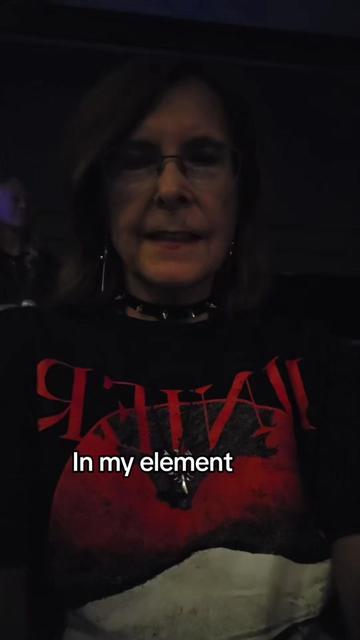 @Debbie Elicksen 🇨🇦🇺🇦🤘🧡