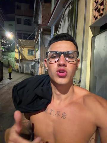 @Brando23