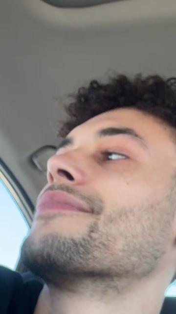 @Chrisbucketz
