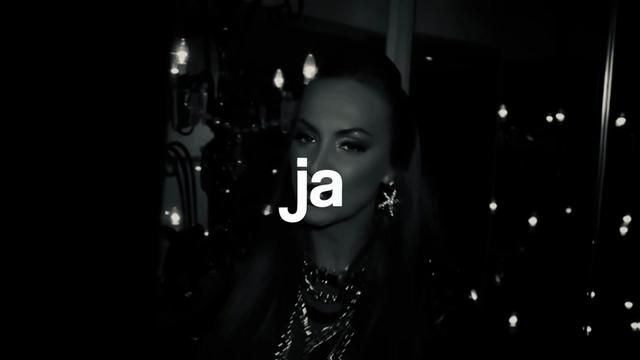 @⃟