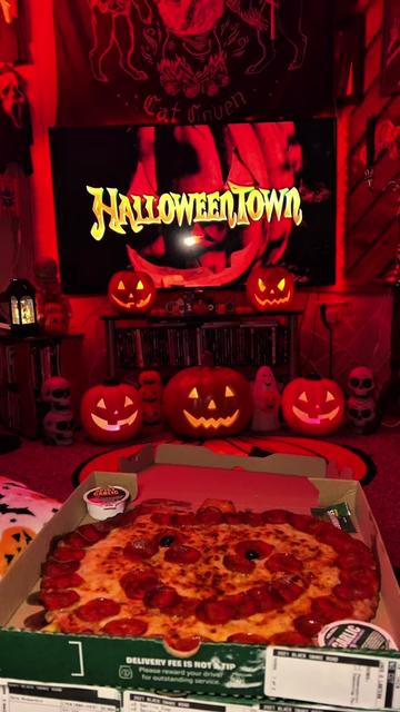 @Spooky Sara🦇🎃