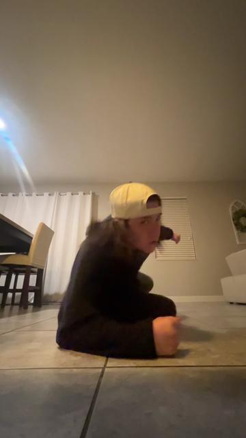 @ayyvahh_