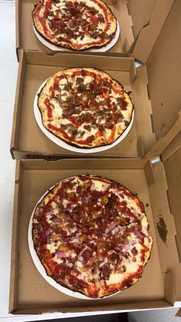 @DeCubapizzeria