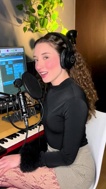 @Desiree Medina Cantante 🎤