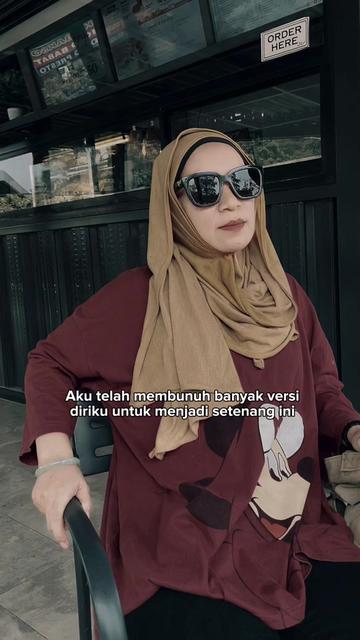 @LELI si paling TAS dan SANDAL