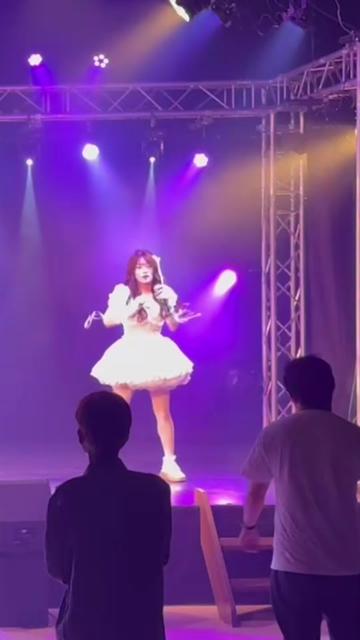 @ねむ