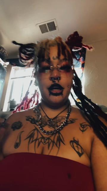@Their Little Devil⛓️🖤♥️✨