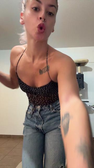 @🩷Mae_vaa🦘