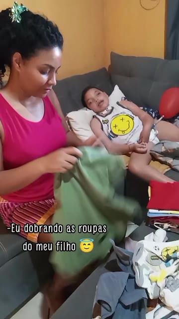 @m&atilde;e at&iacute;pica oficial